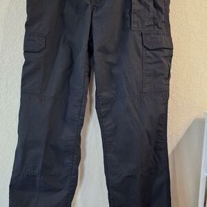 5.11 Tactical Cargo Pants Womens size 6 Black Utility Work Pants Ripstop Outdoor